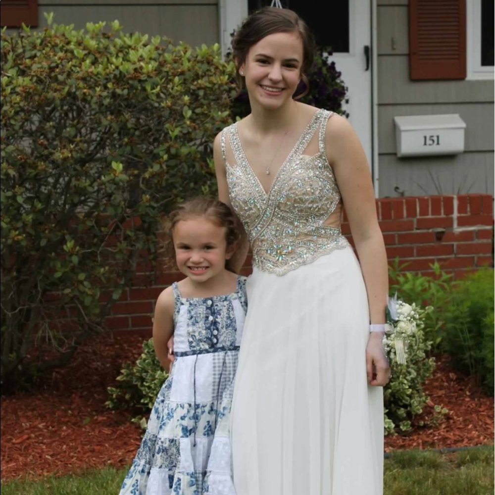 Prom Dress - Picture 4 of 4